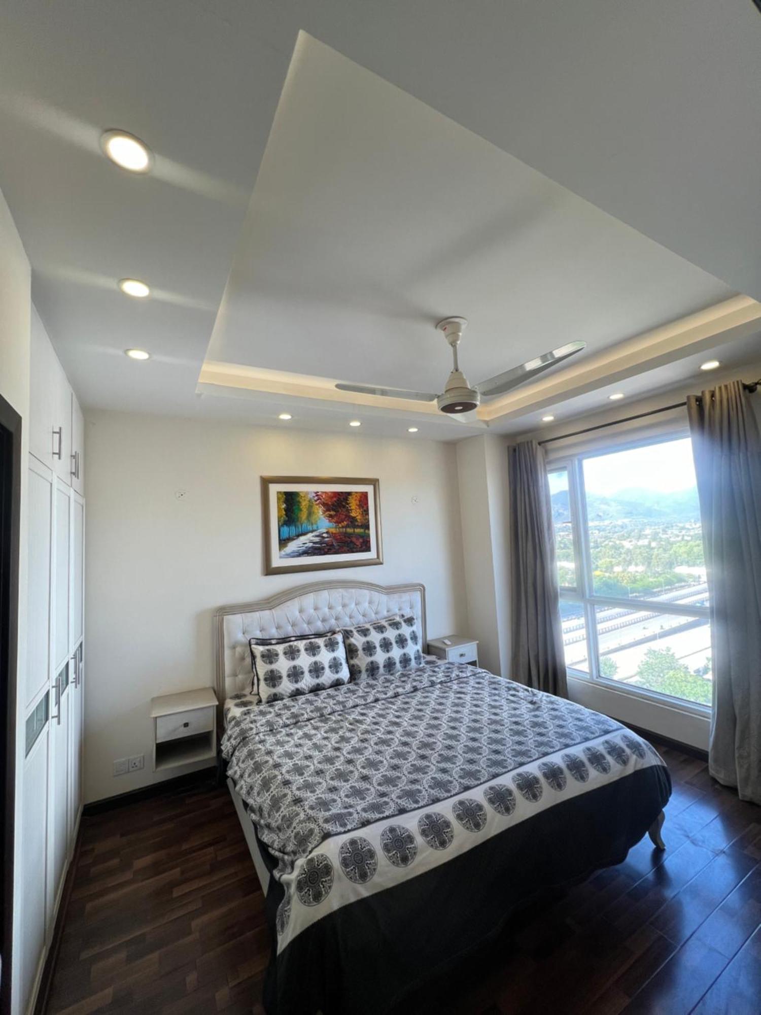 Sky Rise Executive Apartments Facing Centaurus Mall Islambad Islamabad Ngoại thất bức ảnh